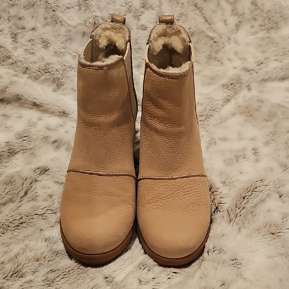 Sorel Joan of Arctic wedge II Chelsea boot womans size 6